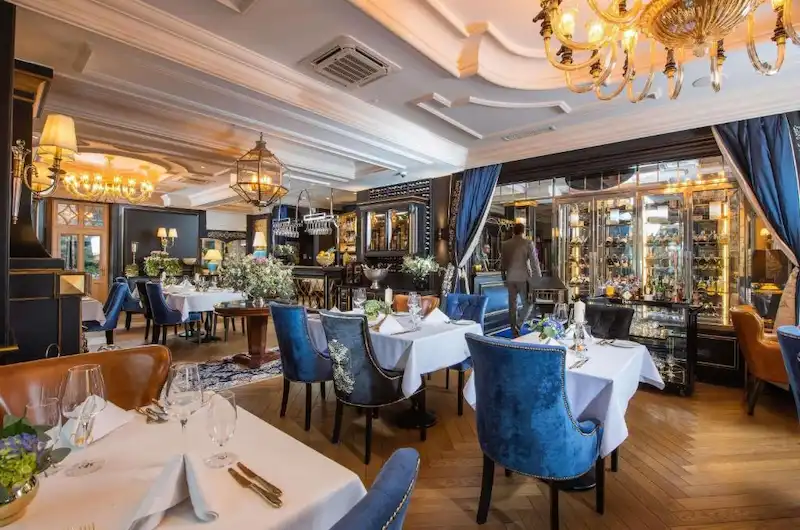 Luxe royal et piscine dorée Bachleda Luxury Hotel Cracovie