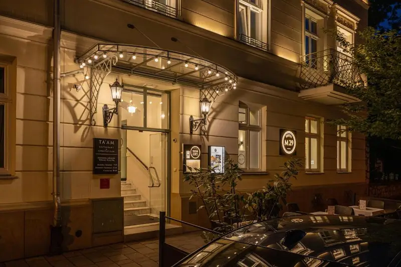 Chambre briques apparentes Hotel M29 Cracovie