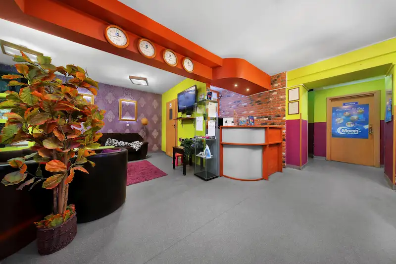 Salle de jeux et ambiance Moon Hostel Cracovie Kazimierz