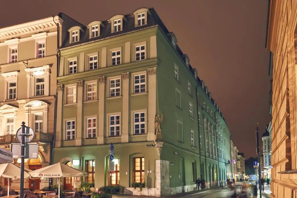 hotel design avec vue panoramique au palladian hotel sur la place principale de Cracovie