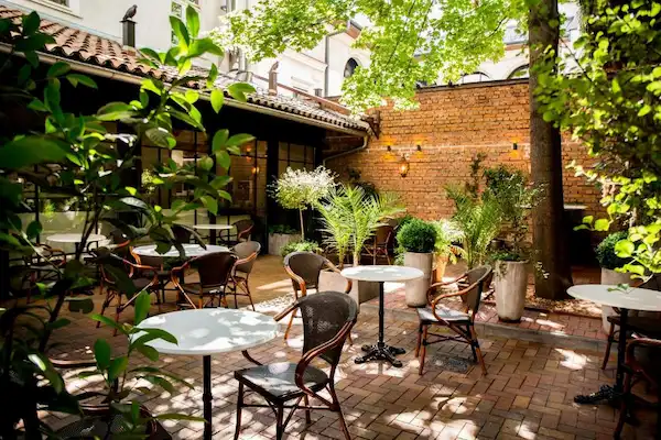 cour intérieure au Balthazar Design Hotel, situé dans la Vieille Ville de Cracovie