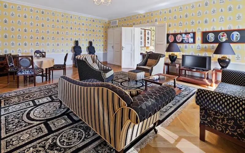 chambre spacieuse de The Bonerowski Palace, hôtel de luxe sur la Place du Marché de Cracovie
