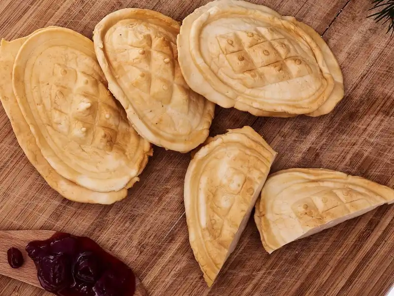 Oscypek , fromage au lait de brebis fumé au feu de bois